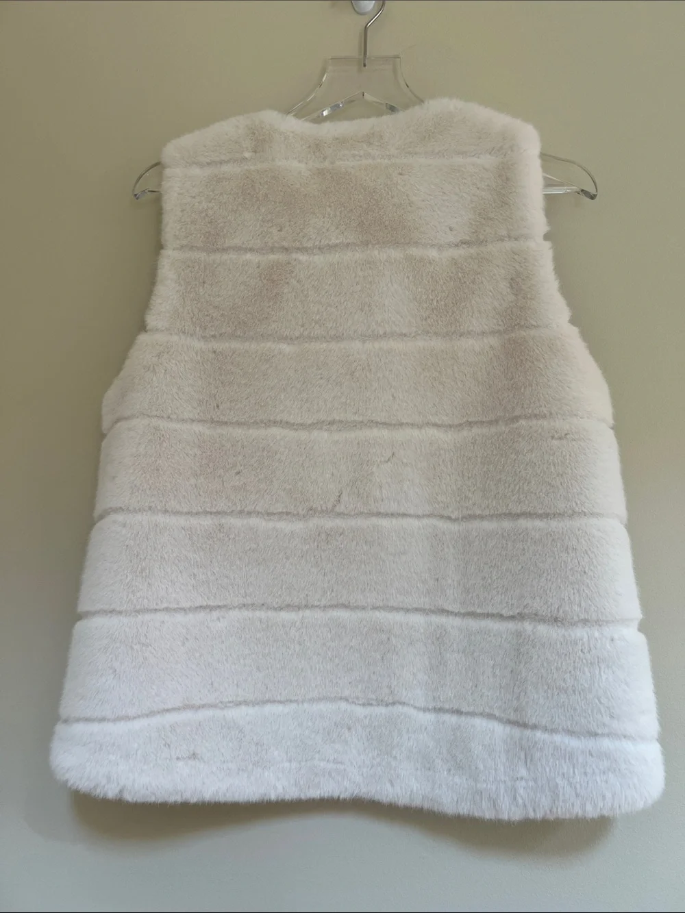 Leather Faux Fur Vest in Light Cream M - Picture 7 of 10